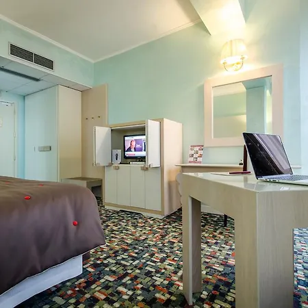 Hotell Ovidius 4*